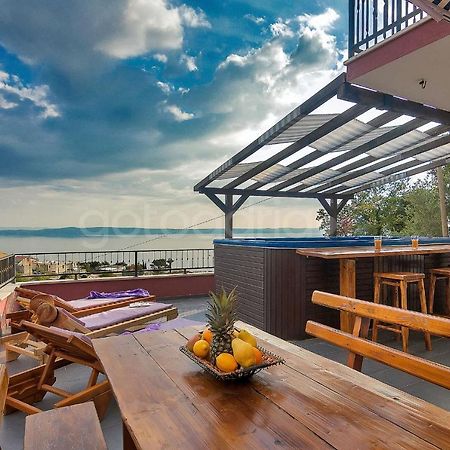 Holiday Home Darius With Hot Tub Makarská Exteriér fotografie