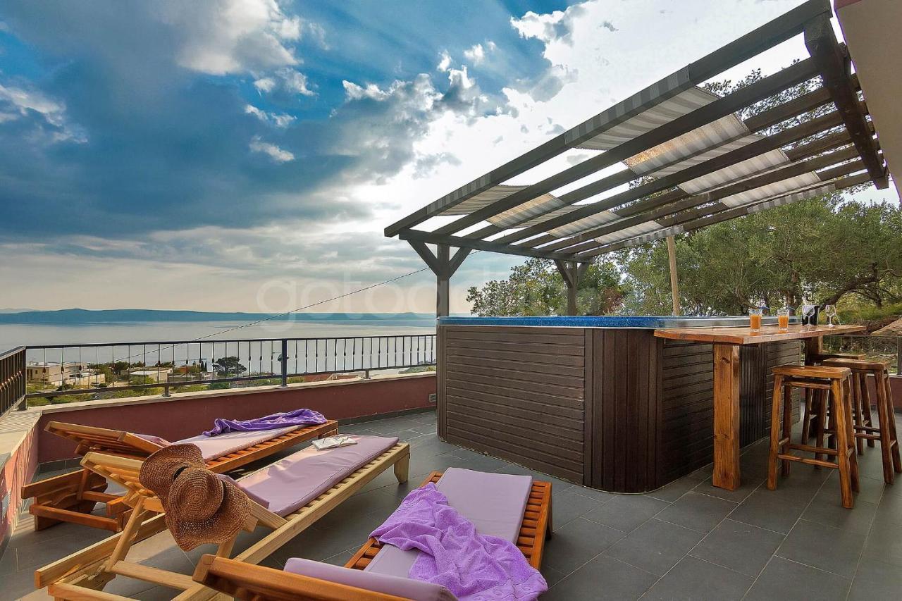 Holiday Home Darius With Hot Tub Makarská Exteriér fotografie