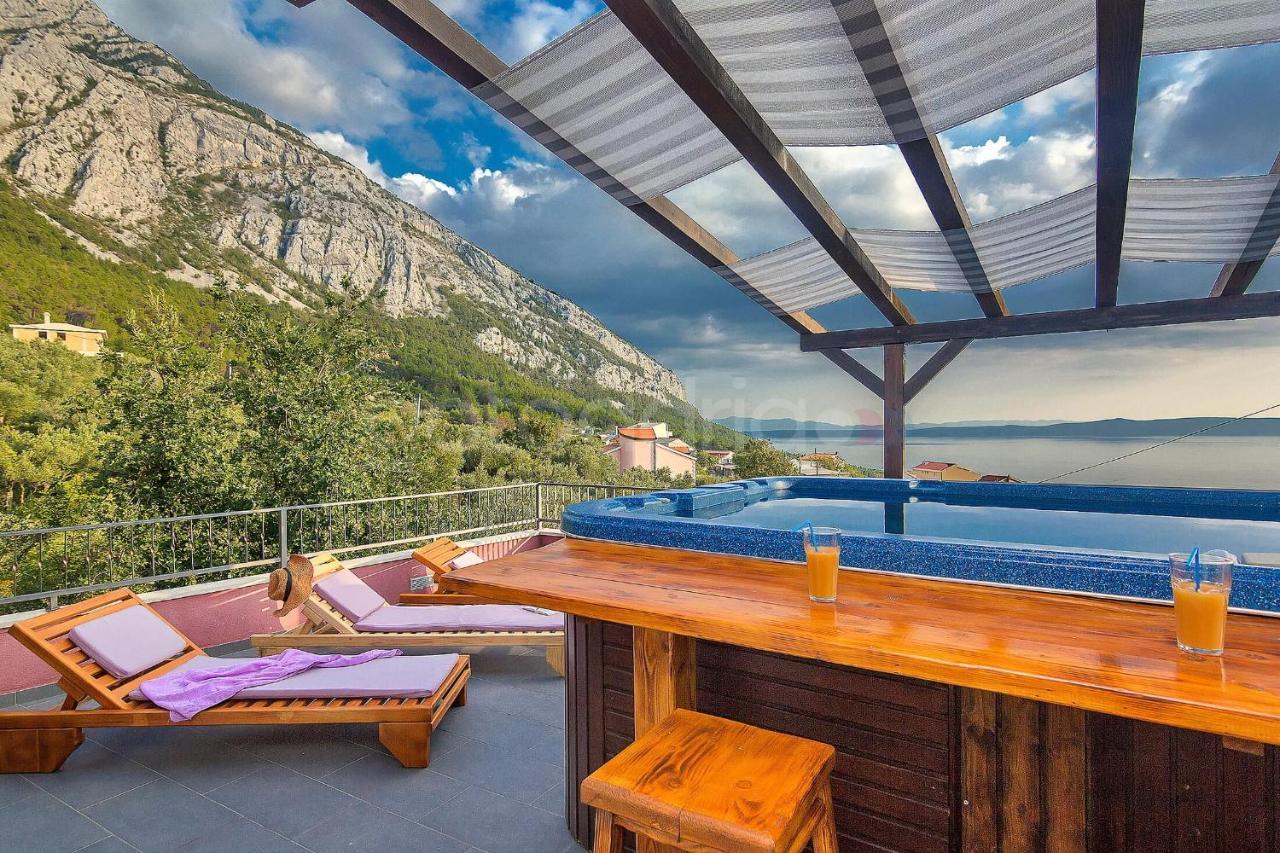 Holiday Home Darius With Hot Tub Makarská Exteriér fotografie